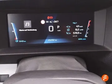 Car image 30