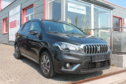 Car image 3