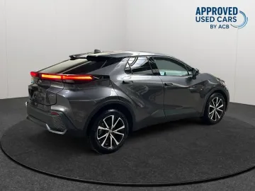Car image 5