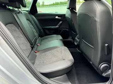 Car image 39