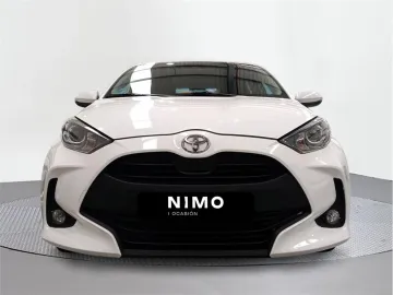 Car image 3
