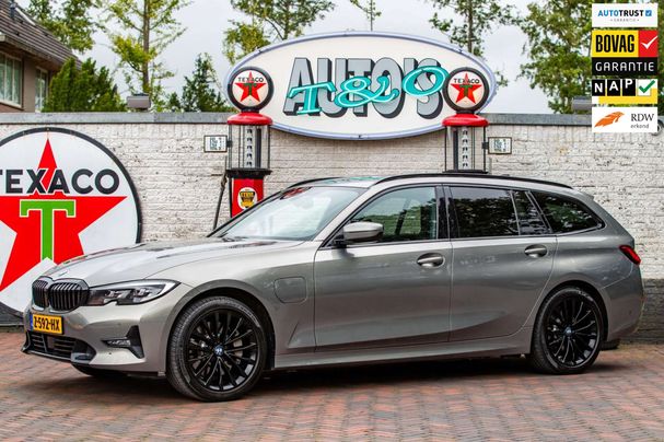 BMW 330e Touring 185 kW image number 1