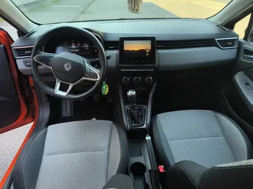 Car image 15