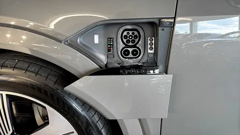 Car image 24