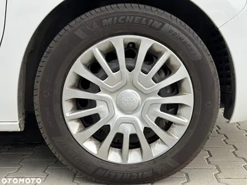 Car image 39