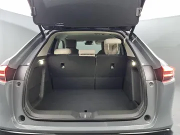 Car image 43