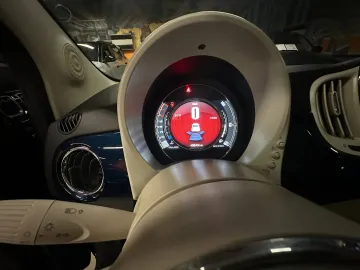 Car image 17
