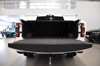 Car image 28