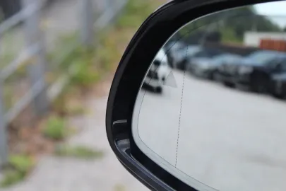 Car image 34