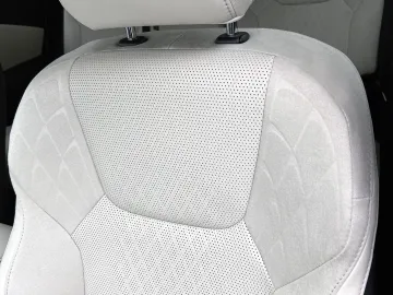 Car image 50