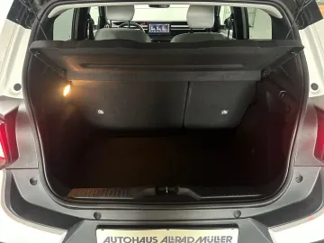 Car image 29
