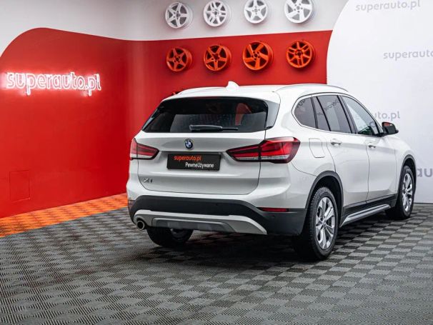 BMW X1 sDrive18i xLine 103 kW image number 6