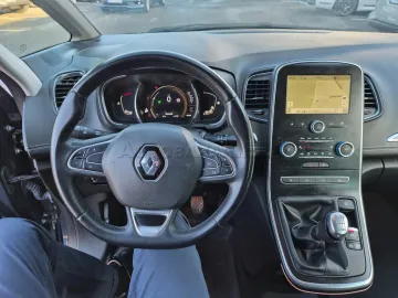 Car image 28