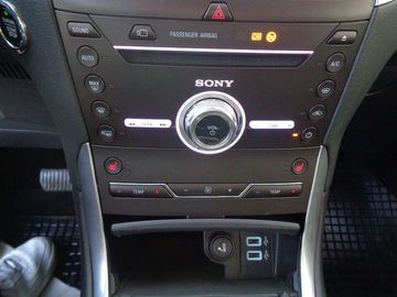 Car image 30