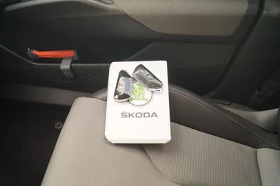Car image 33