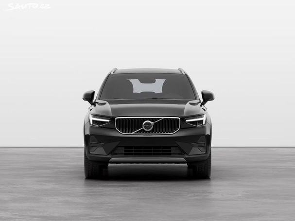 Volvo XC40 B3 Core 120 kW image number 1