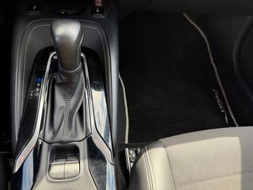 Car image 26