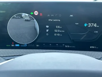 Car image 24