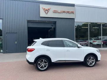 Car image 10