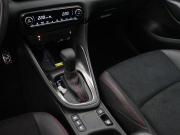 Car image 12