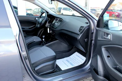 Car image 22