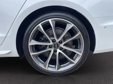 Car image 35