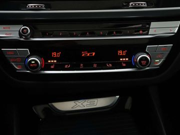 Car image 36