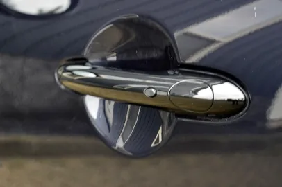 Car image 36