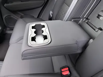 Car image 44