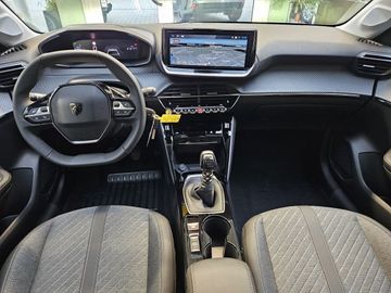 Car image 19