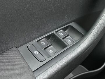 Car image 35