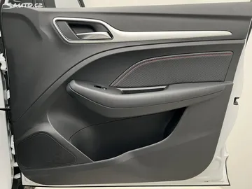 Car image 38