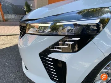 Car image 22