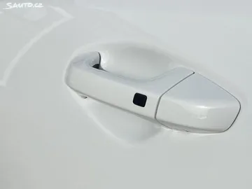 Car image 35