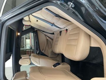 Car image 37