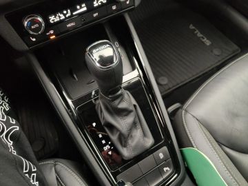 Car image 27