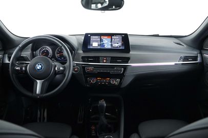 Car image 32