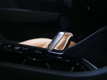 Car image 35