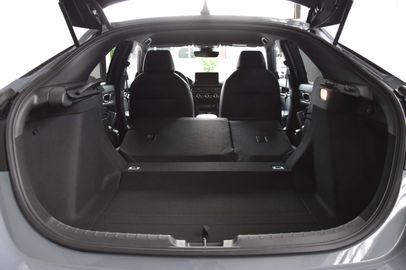 Car image 30