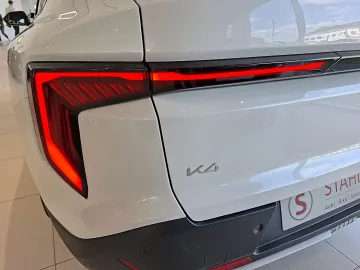 Car image 29
