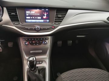 Car image 14