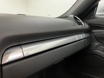 Car image 37