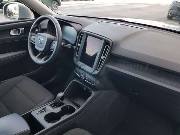 Volvo XC40 T2 Essential 95 kW image number 23