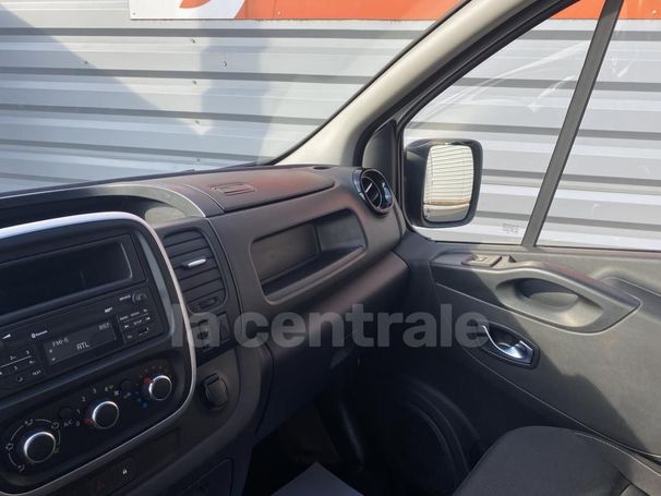 Renault Trafic Grand dCi 120 88 kW image number 14