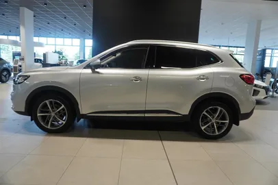 Car image 3