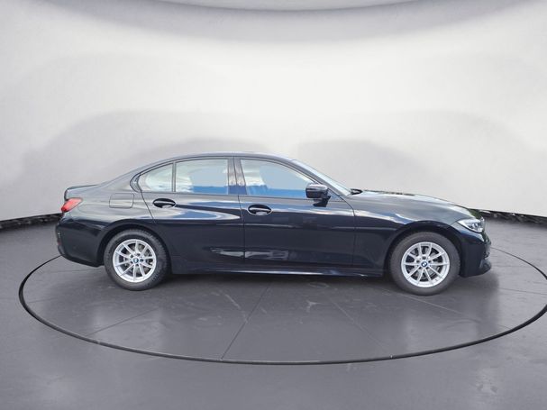 BMW 320i Sport Line 135 kW image number 6