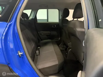 Car image 33