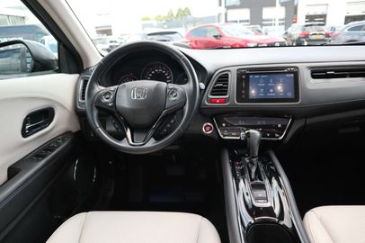 Car image 17