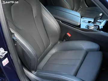 Car image 40