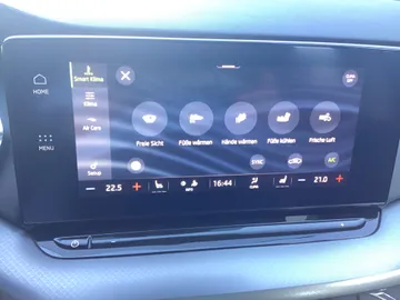 Car image 29